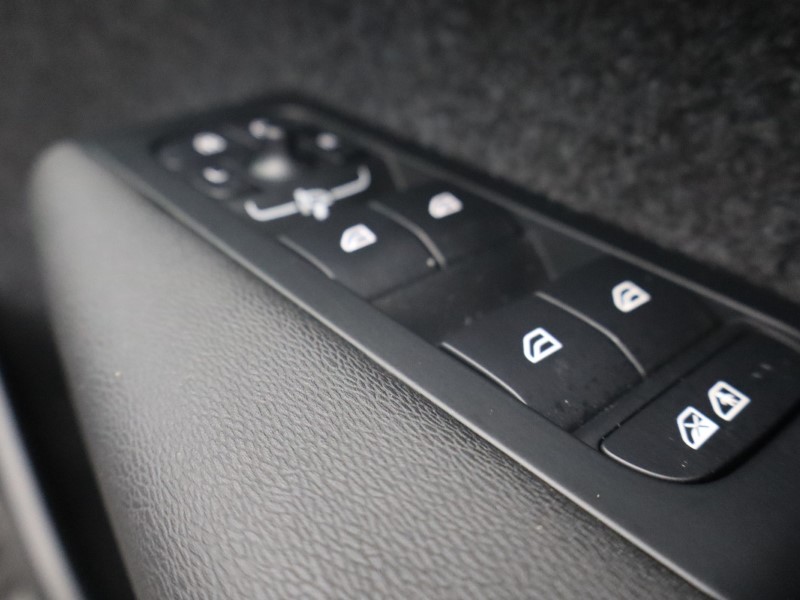 Used Volvo XC40 2025 for sale - 77005483: Photo 32