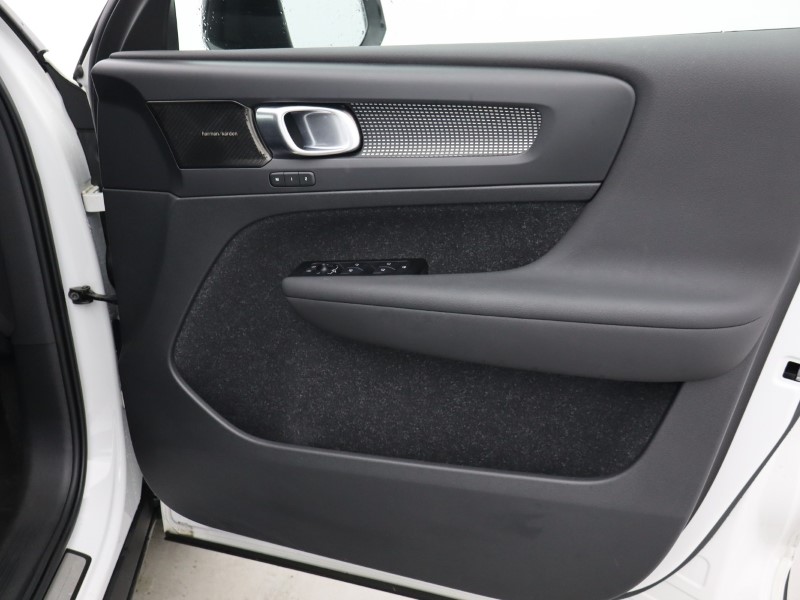 Used Volvo XC40 2021 for sale - 77127647: Photo 30