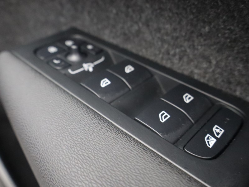 Used Volvo XC40 2025 for sale - 76981346: Photo 17