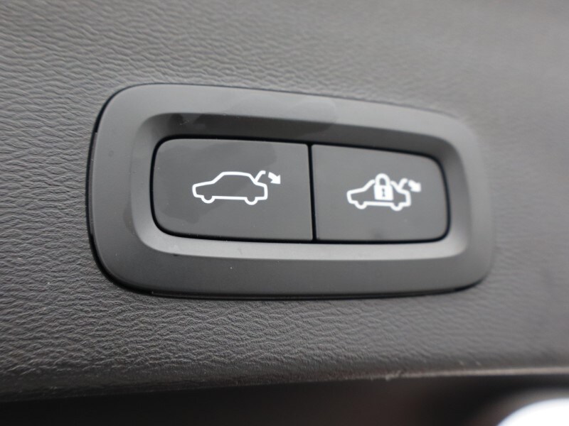 Used Volvo XC40 2023 for sale - 78092981: Photo 26