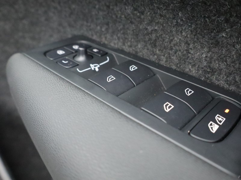 Used Volvo XC40 2025 for sale - 77170638: Photo 33