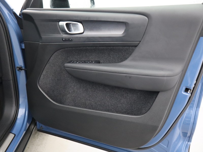 Used Volvo XC40 2025 for sale - 76981867: Photo 28