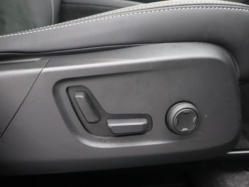 Used Volvo XC40 2025 for sale - 76981867: Photo 33