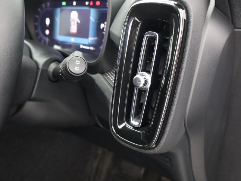 Used Volvo XC40 2025 for sale - 76981867: Photo 36