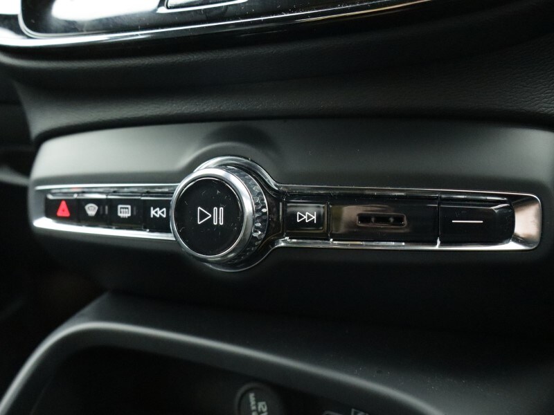 Used Volvo XC40 2025 for sale - 77005474: Photo 60