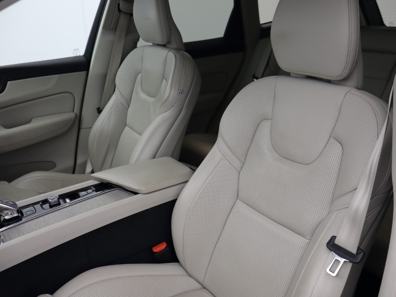 Used Volvo XC60 2020 for sale - 76981359: Photo 32