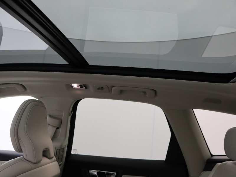 Used Volvo XC60 2020 for sale - 76981359: Photo 36