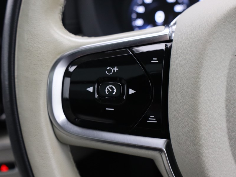 Used Volvo XC60 2020 for sale - 76981359: Photo 45