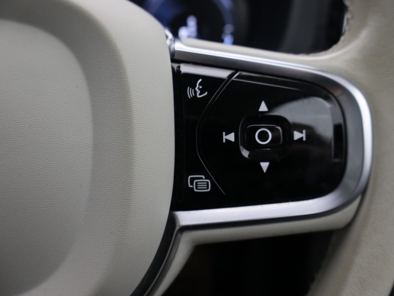 Used Volvo XC60 2020 for sale - 76981359: Photo 46