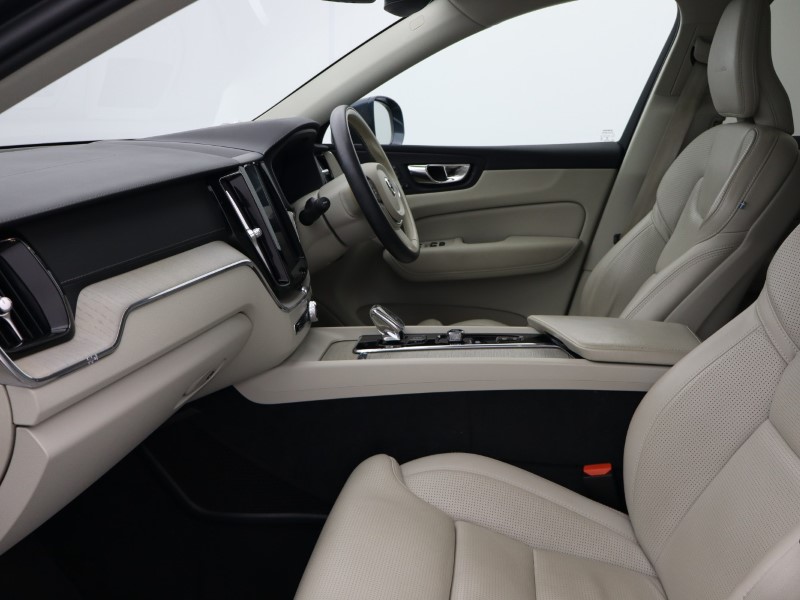 Used Volvo XC60 2020 for sale - 76981359: Photo 5