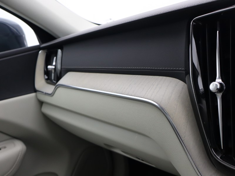 Used Volvo XC60 2020 for sale - 76981359: Photo 57