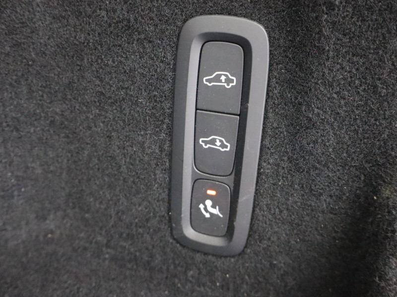 Used Volvo XC60 2020 for sale - 76981359: Photo 63