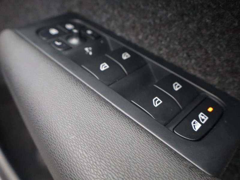 Used Volvo XC40 2025 for sale - 76980874: Photo 17