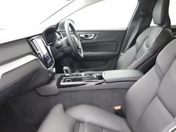 Used Volvo V60 2023 for sale - 77732705: Photo