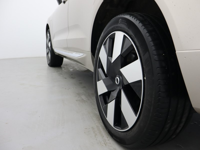 Used Volvo XC60 2023 for sale - 77950808: Photo 13