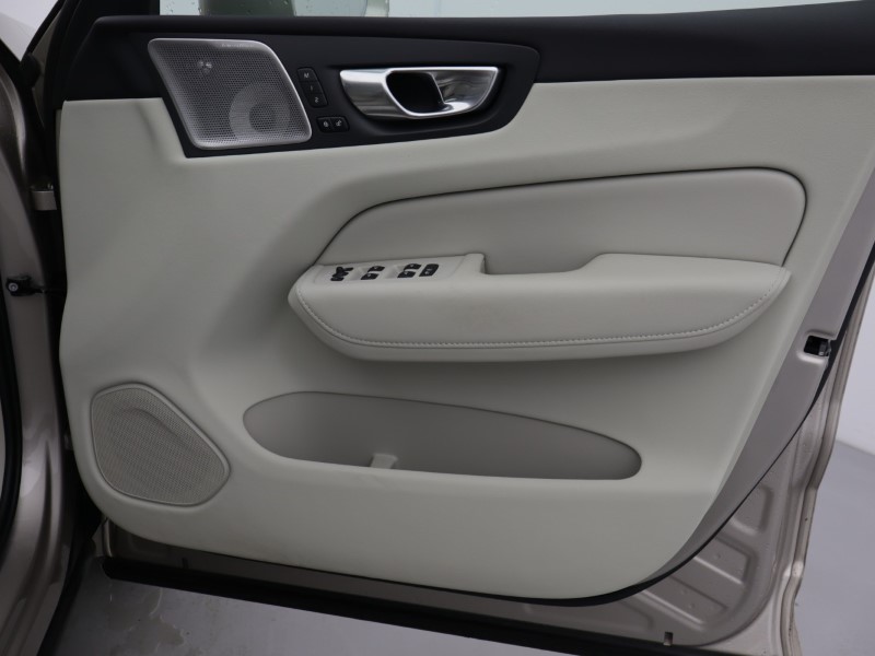 Used Volvo XC60 2023 for sale - 77950808: Photo 28