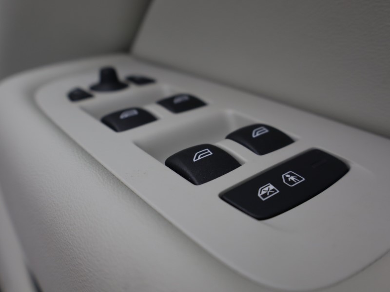 Used Volvo XC60 2023 for sale - 77950808: Photo 30