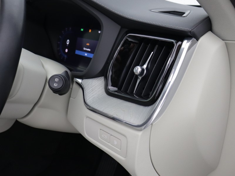 Used Volvo XC60 2023 for sale - 77950808: Photo 33