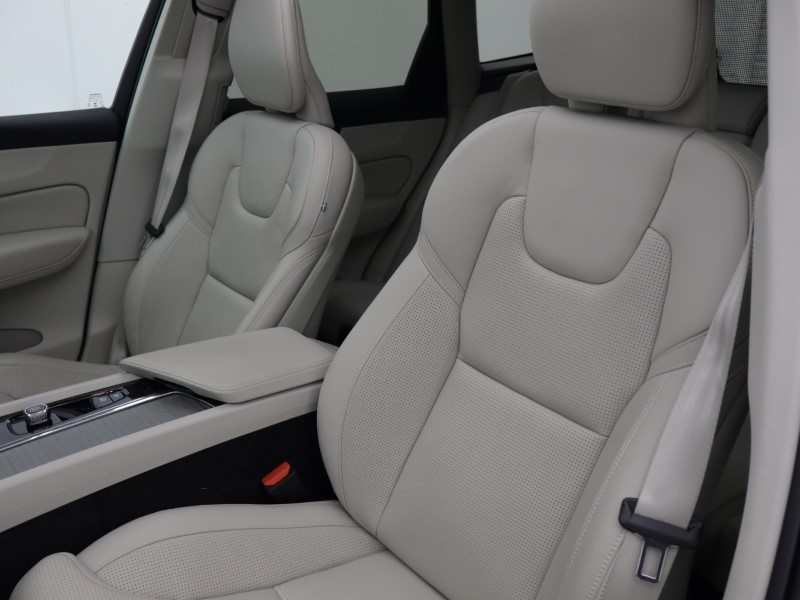 Used Volvo XC60 2023 for sale - 77950808: Photo 40