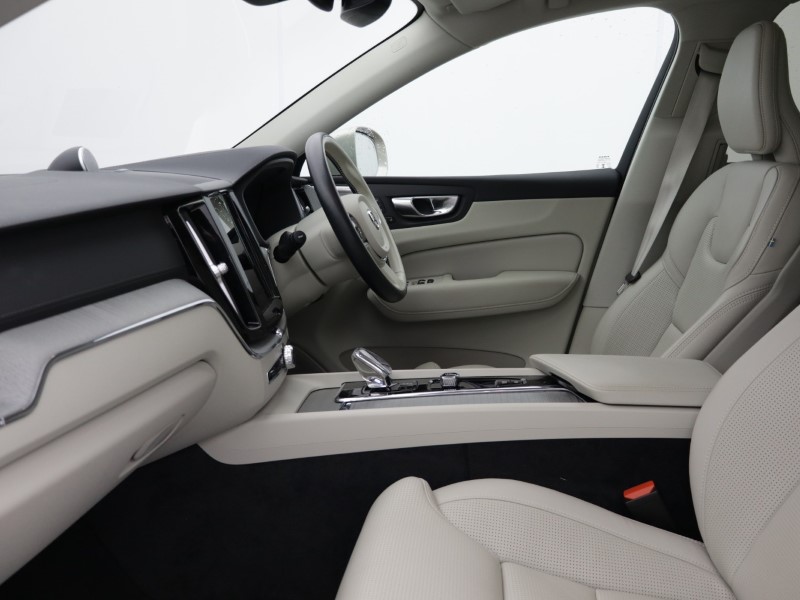 Used Volvo XC60 2023 for sale - 77950808: Photo 5