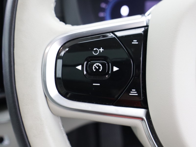 Used Volvo XC60 2023 for sale - 77950808: Photo 50