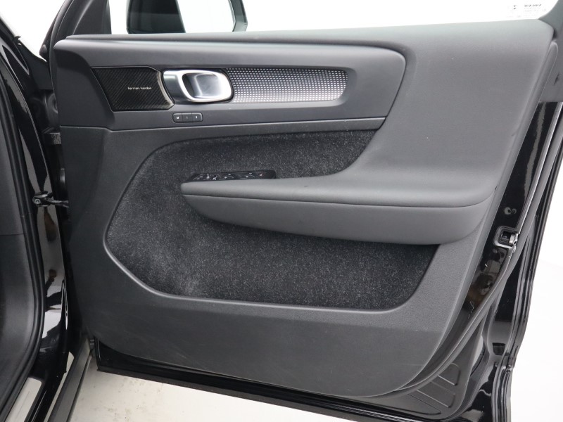 Used Volvo XC40 2020 for sale - 76981813: Photo 28