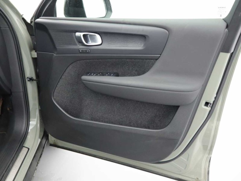 Used Volvo C40 2023 for sale - 76982398: Photo 28