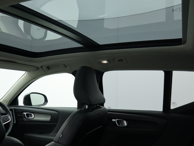 Used Volvo XC40 2022 for sale - 76982209: Photo 30