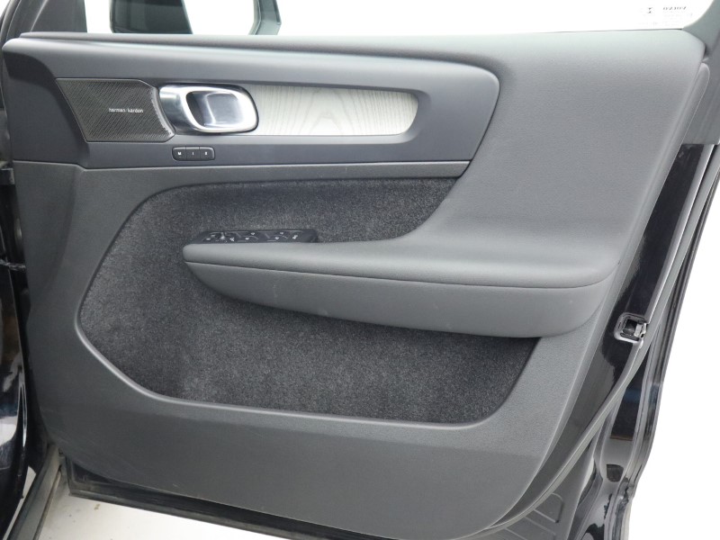 Used Volvo XC40 2022 for sale - 76982209: Photo 32