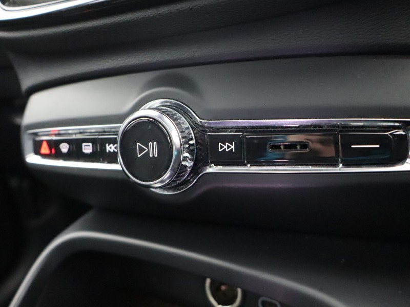 Used Volvo XC40 2022 for sale - 76982209: Photo 63