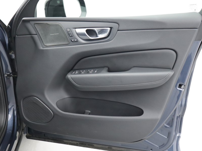 Used Volvo XC60 2023 for sale - 77665245: Photo 32