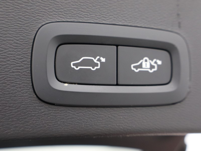 Used Volvo XC40 2024 for sale - 77445814: Photo 64