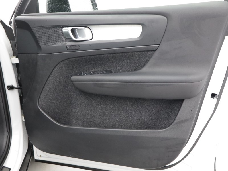 Used Volvo XC40 2023 for sale - 77988562: Photo 29