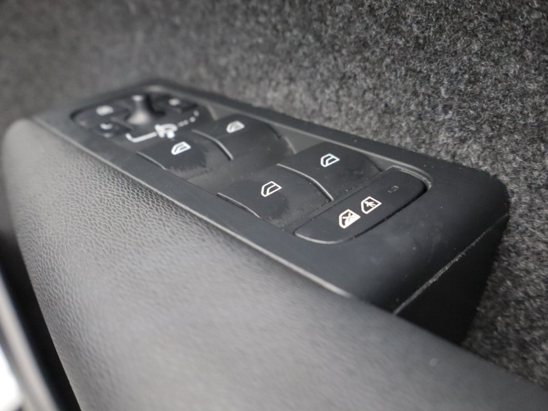 Used Volvo XC40 2023 for sale - 77988562: Photo 30