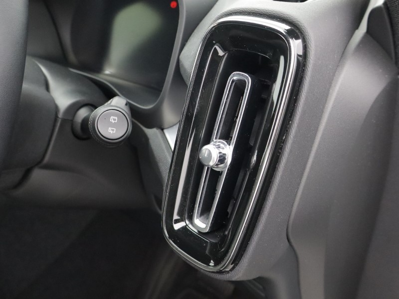 Used Volvo XC40 2023 for sale - 77988562: Photo 33