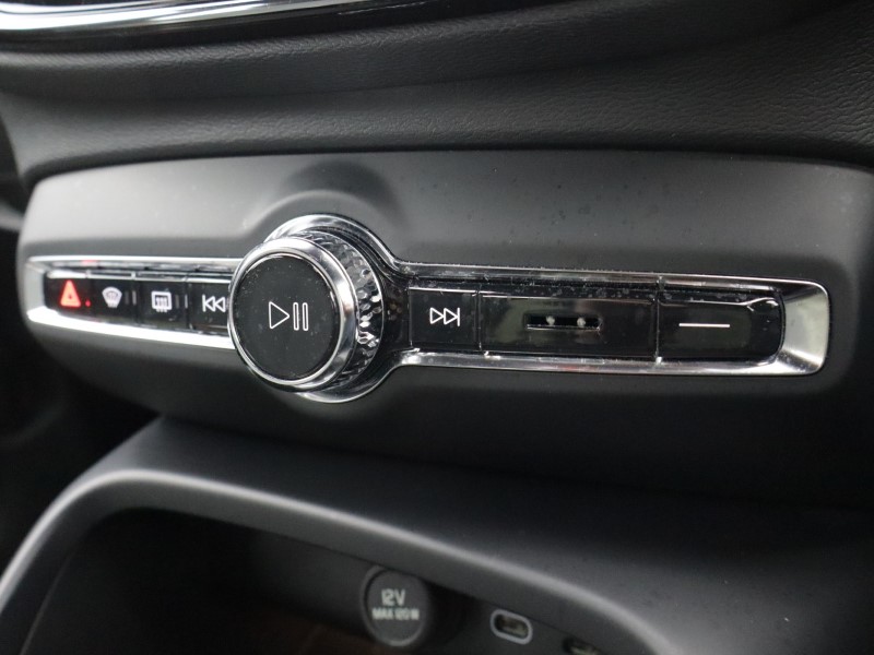 Used Volvo XC40 2023 for sale - 77988562: Photo 56