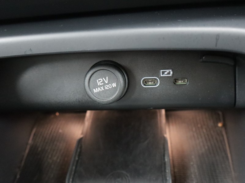 Used Volvo XC40 2023 for sale - 77988562: Photo 57