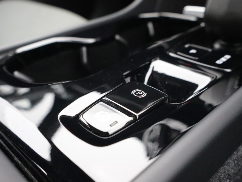 Used Volvo XC40 2023 for sale - 77988562: Photo 59