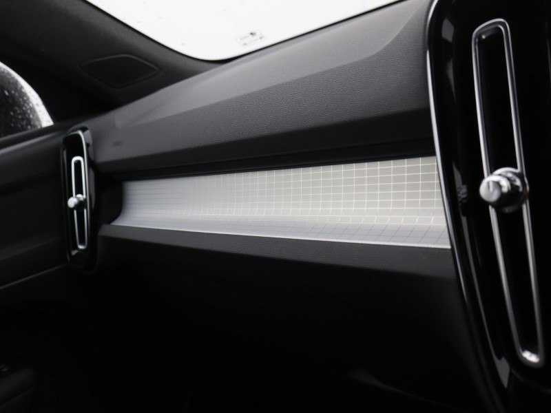 Used Volvo XC40 2023 for sale - 77988562: Photo 60