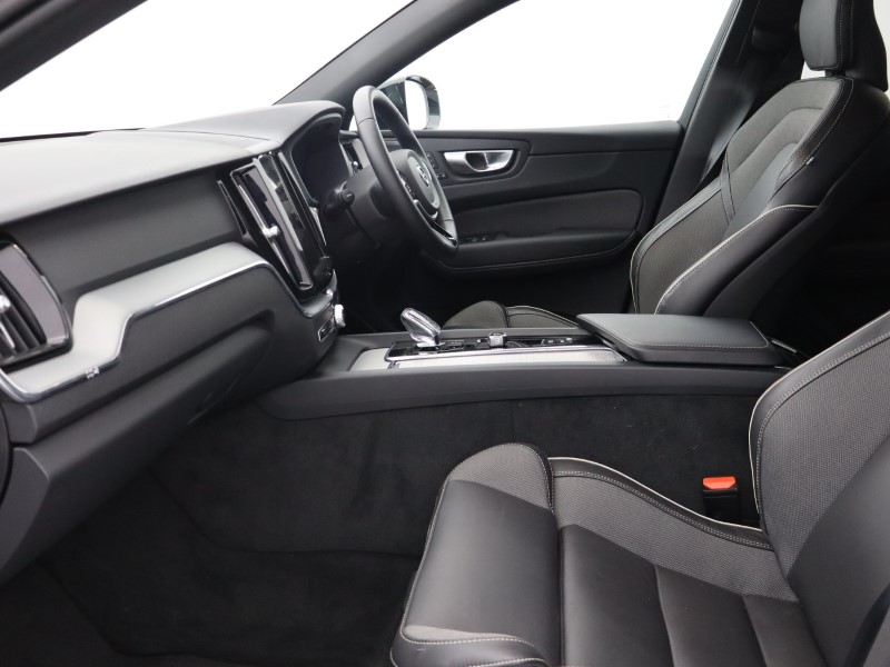 Used Volvo XC60 2025 for sale - 76981039: Photo 5