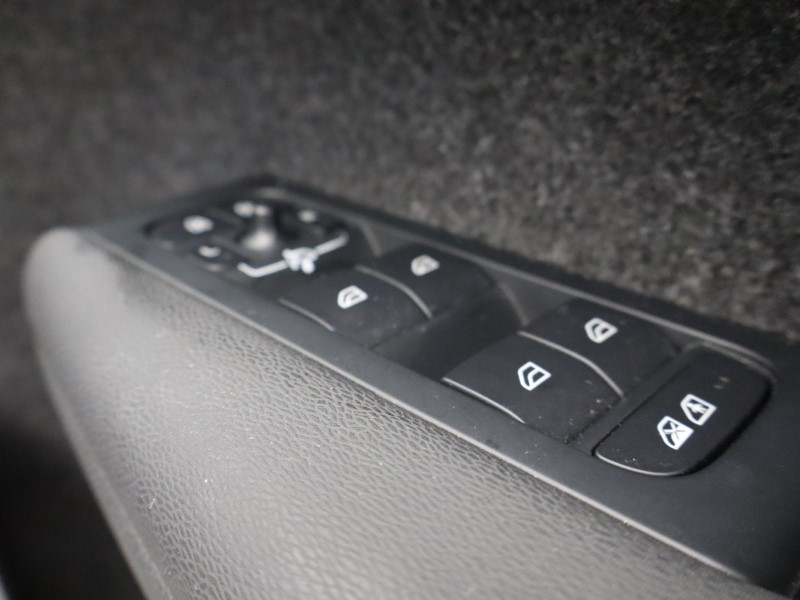 Used Volvo XC40 2023 for sale - 77001350: Photo 32