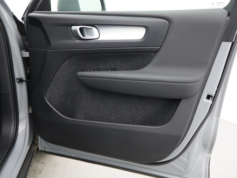 Used Volvo XC40 2024 for sale - 77079260: Photo 27