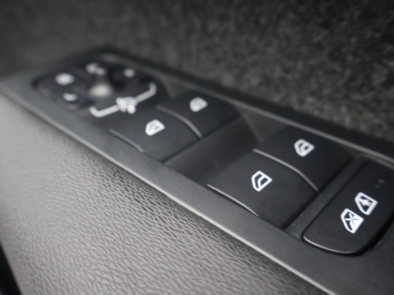 Used Volvo XC40 2024 for sale - 76982180: Photo 27