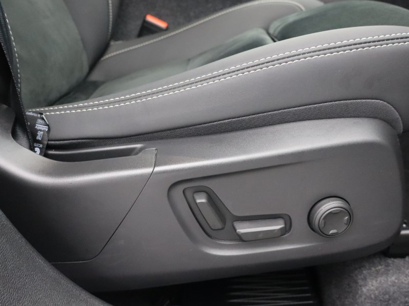 Used Volvo XC40 2024 for sale - 76982180: Photo 31