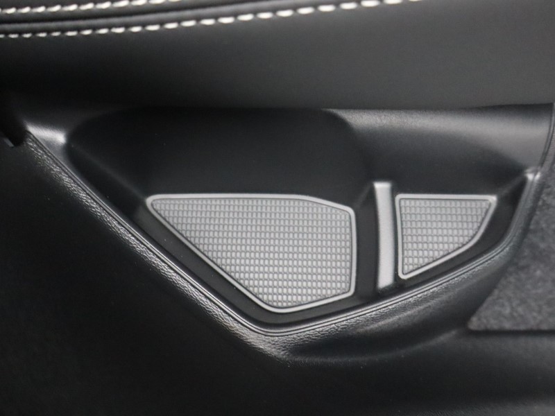 Used Volvo XC40 2024 for sale - 76982180: Photo 38