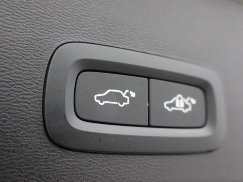 Used Volvo XC40 2025 for sale - 76982098: Photo 25