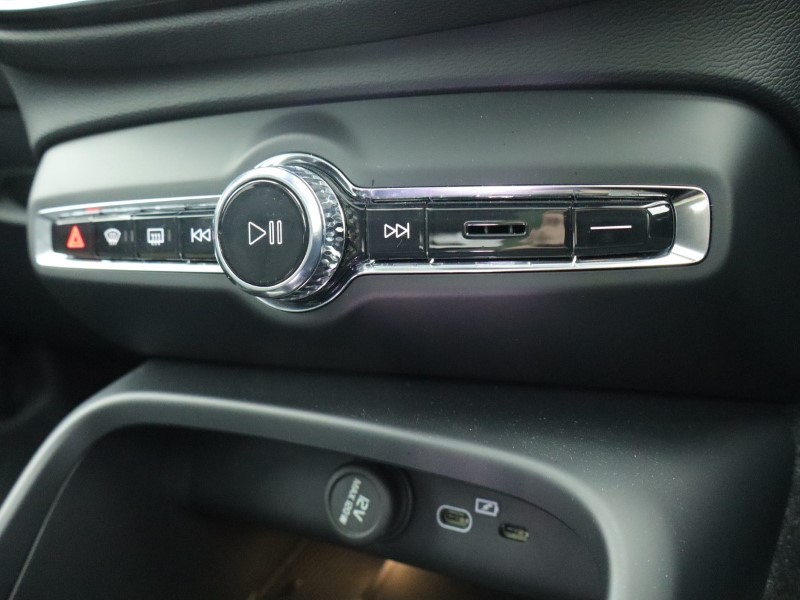 Used Volvo XC40 2025 for sale - 76981740: Photo 48