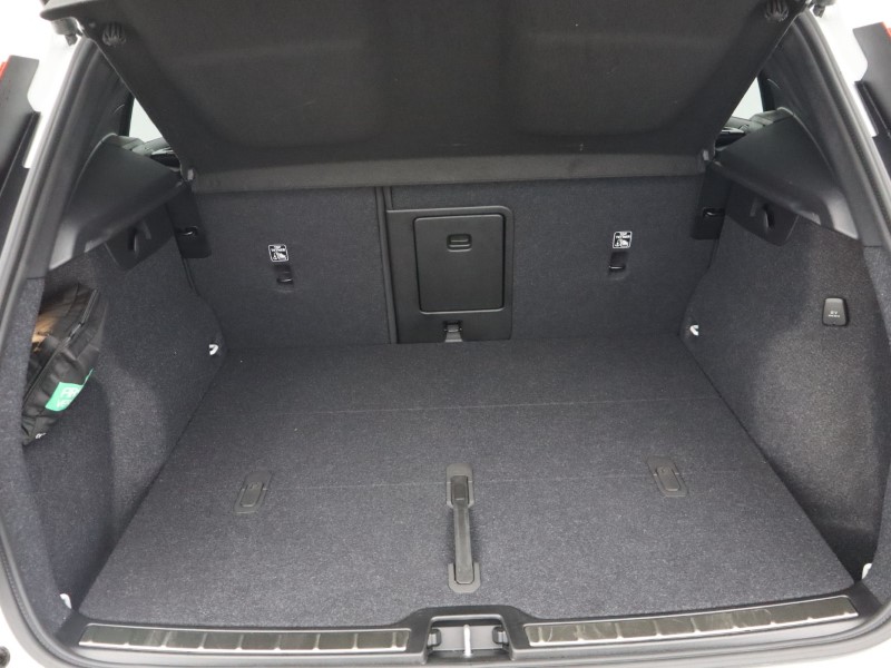 Used Volvo XC40 2025 for sale - 76981740: Photo 64