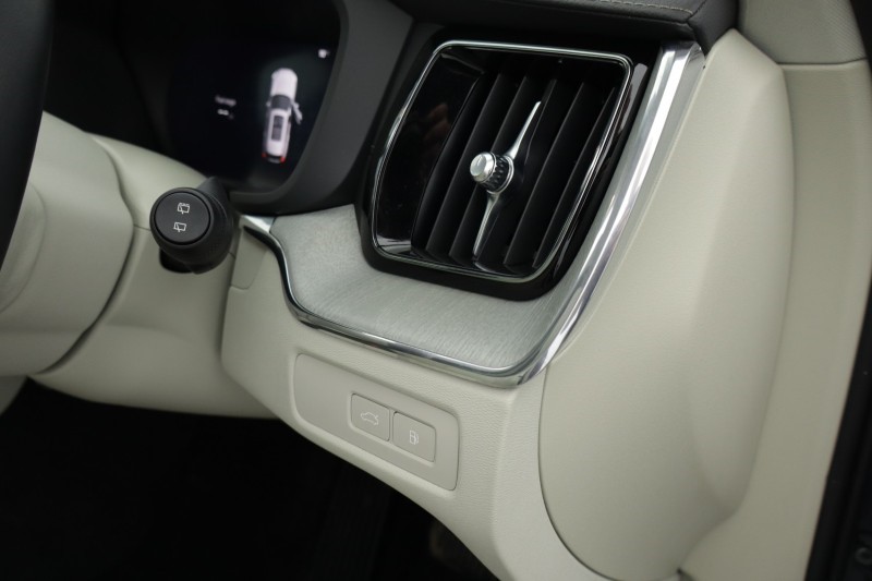 Used Volvo XC60 2025 for sale - 77718133: Photo 35