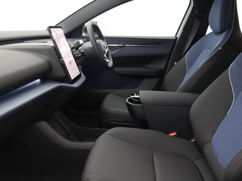 Used Volvo EX30 2025 for sale - 77135840: Photo 4